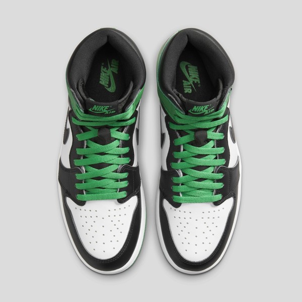 靴 NIKE \